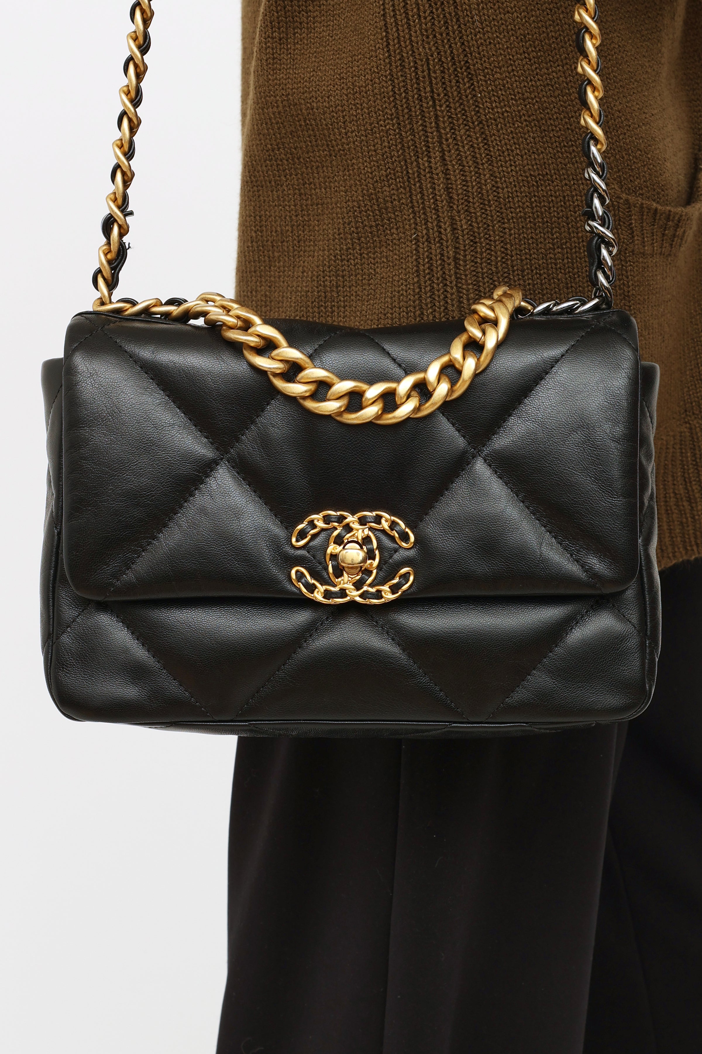 Chanel // Black 19 Goatskin Small Quilted Flap Bag – VSP Consignment