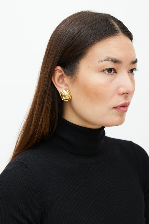 Chanel Gold CC logo Oval Earring