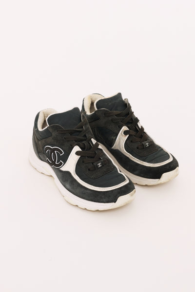 Chanel // Navy & White Suede CC Sneakers – VSP Consignment