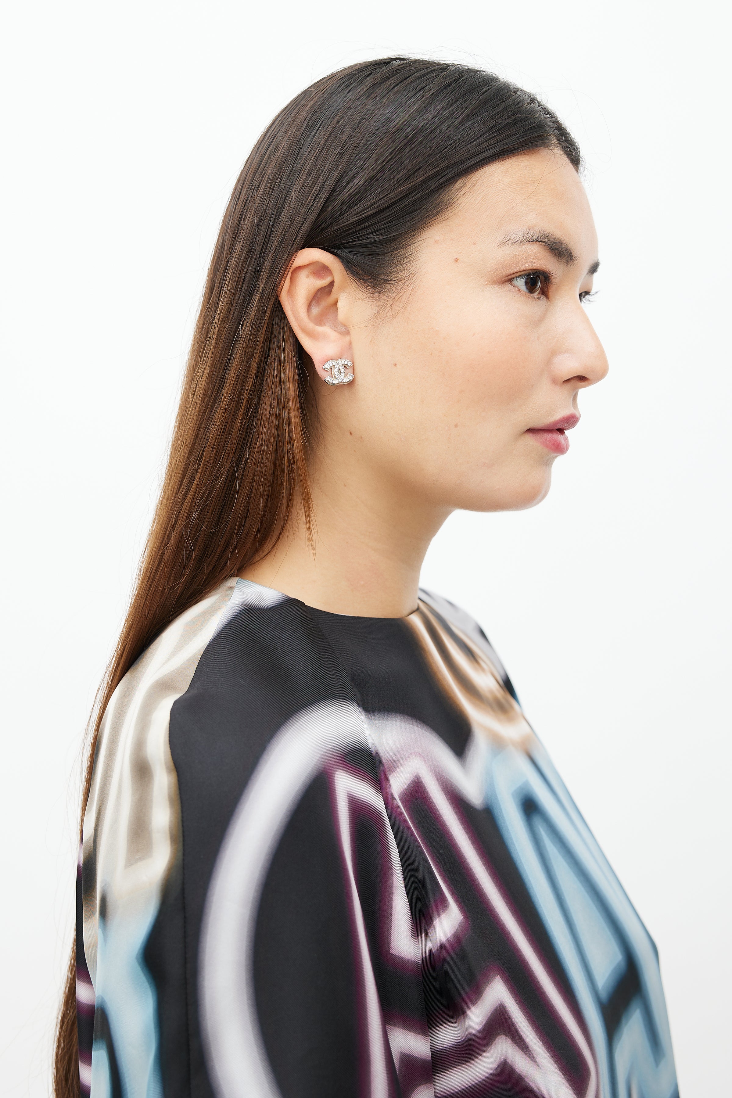 Chanel // Silver Sparkle CC Earring – VSP Consignment