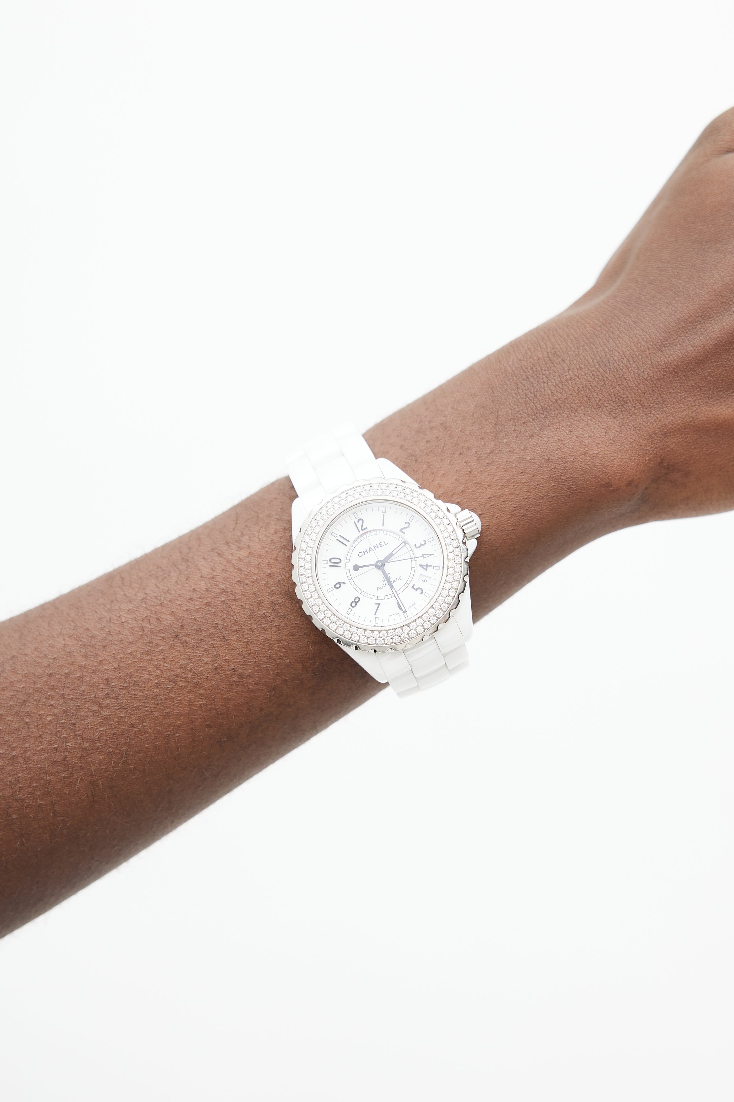 Chanel J12 Diamond White Ceramic H0967 Quartz Ladies Watch Pre-Owned [b1107]