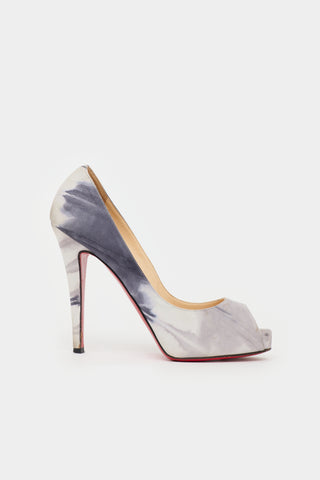 Christian Louboutin Very Prive Peep Toe Pump