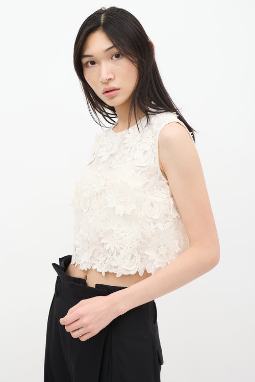 Costarellos White Flower Appliqué Sleeveless Top