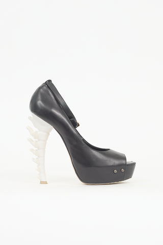 DSquared2 FW 2010 Leather Spine Pump