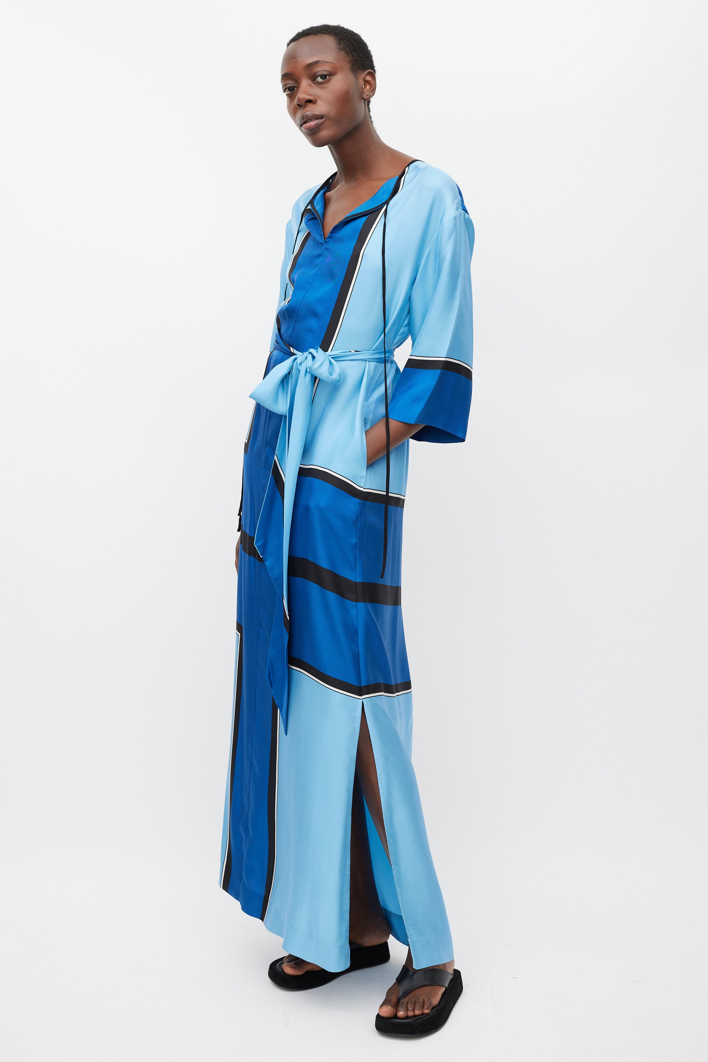 Diane von Furstenberg // Blue & Multicolour Printed Tie Waist Dress – VSP Consignment