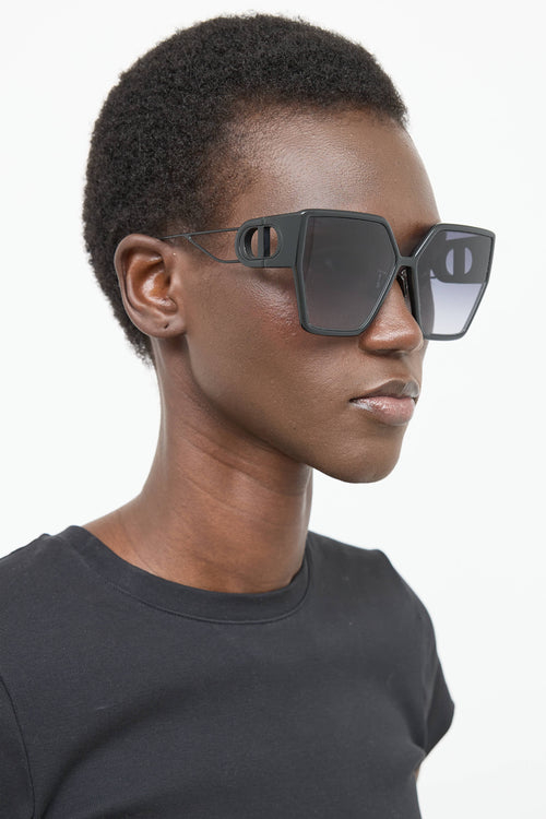 Dior 32 Montaigne Square Sunglasses