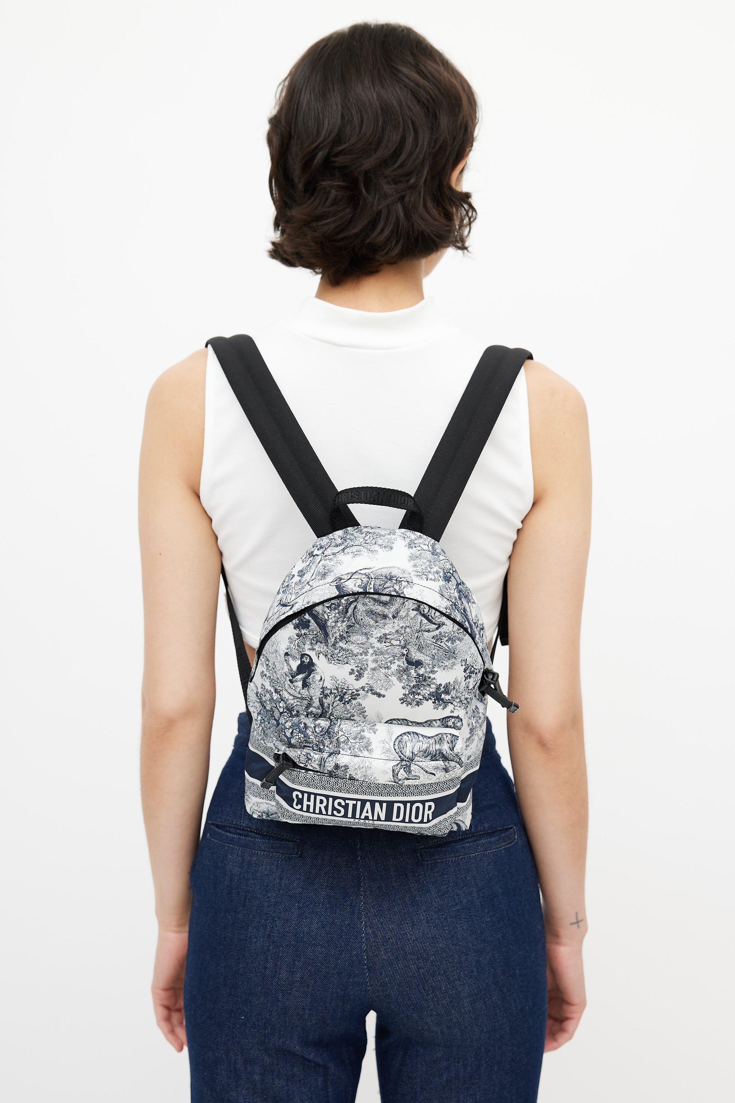 dior nike backpack Dior // 2021 White & Navy DiorTravel Nylon Backpack – VSP Consignment