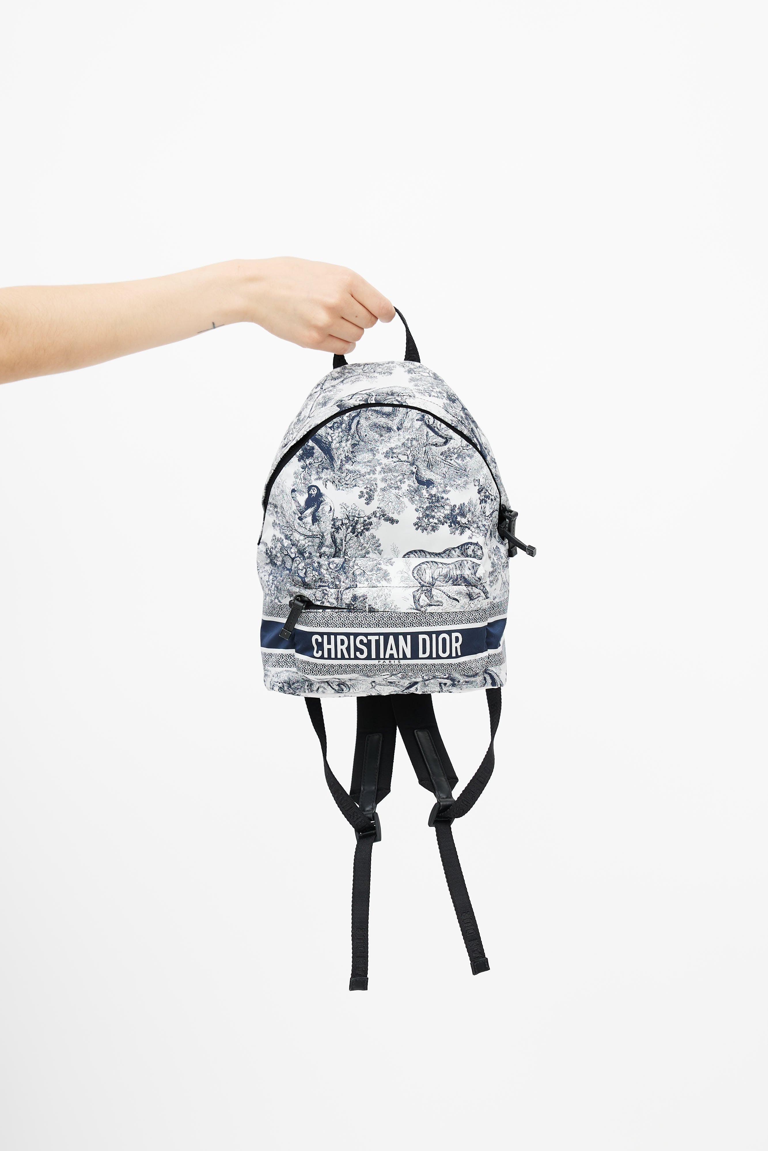 Dior // 2021 White & Navy DiorTravel Nylon Backpack – VSP Consignment