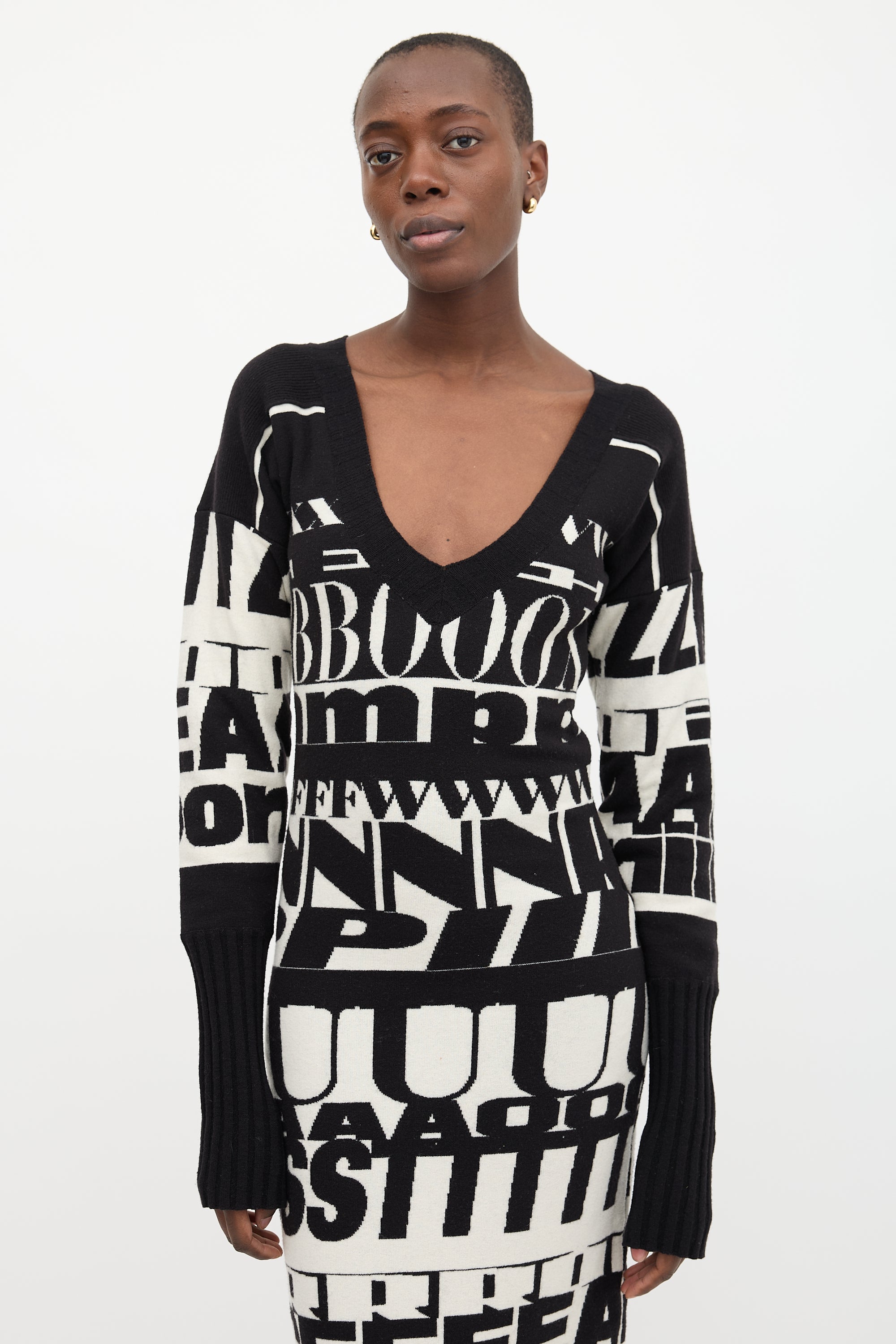 Dolce & Gabbana // D&G Letters Sweater Dress – VSP Consignment Dolce & Gabbana // D&G Letters Sweater Dress – VSP Consignment