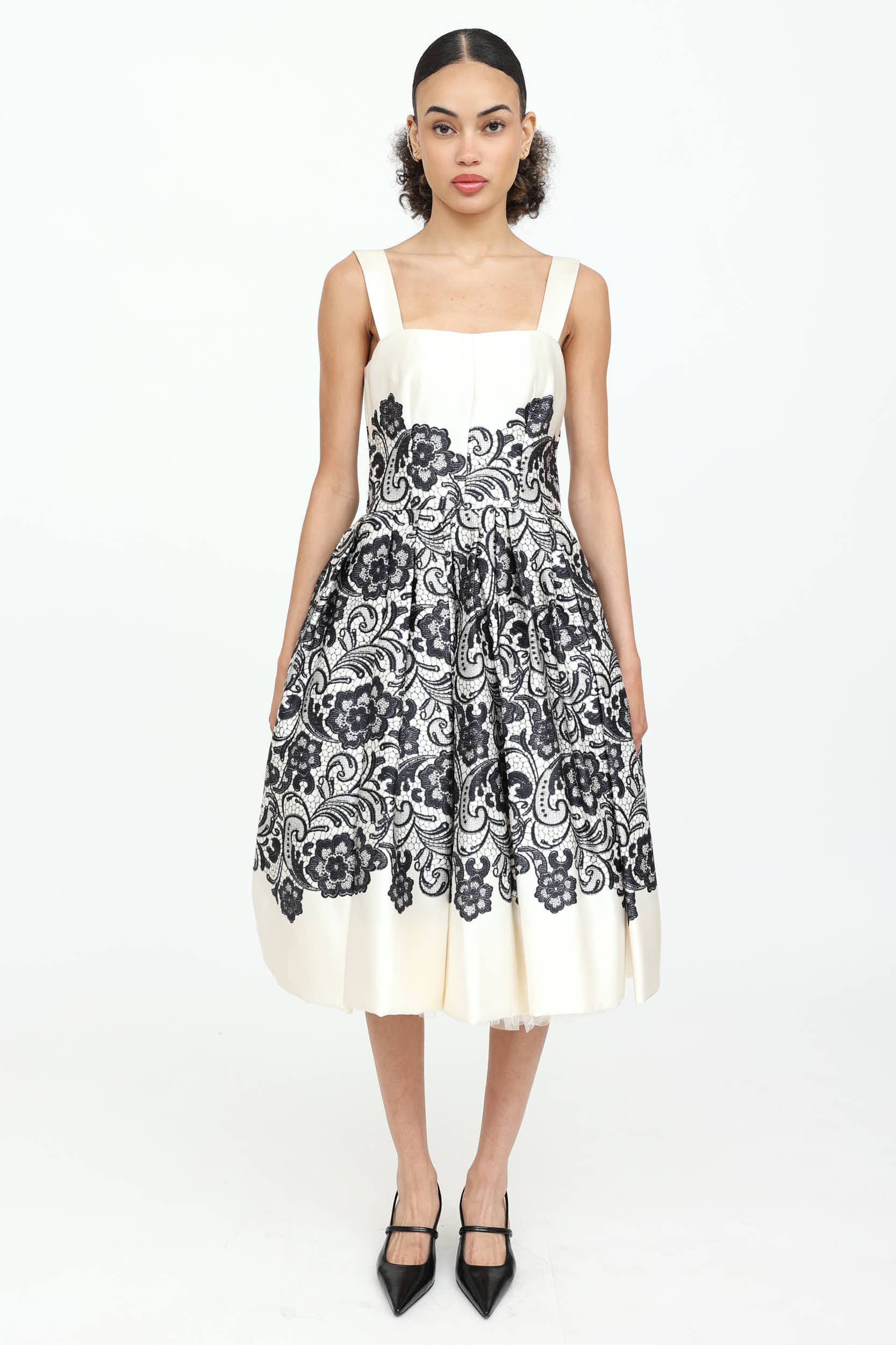 Dolce & Gabbana // Ruched Lace Print Midi Dress – VSP Consignment Dolce & Gabbana // Ruched Lace Print Midi Dress – VSP Consignment