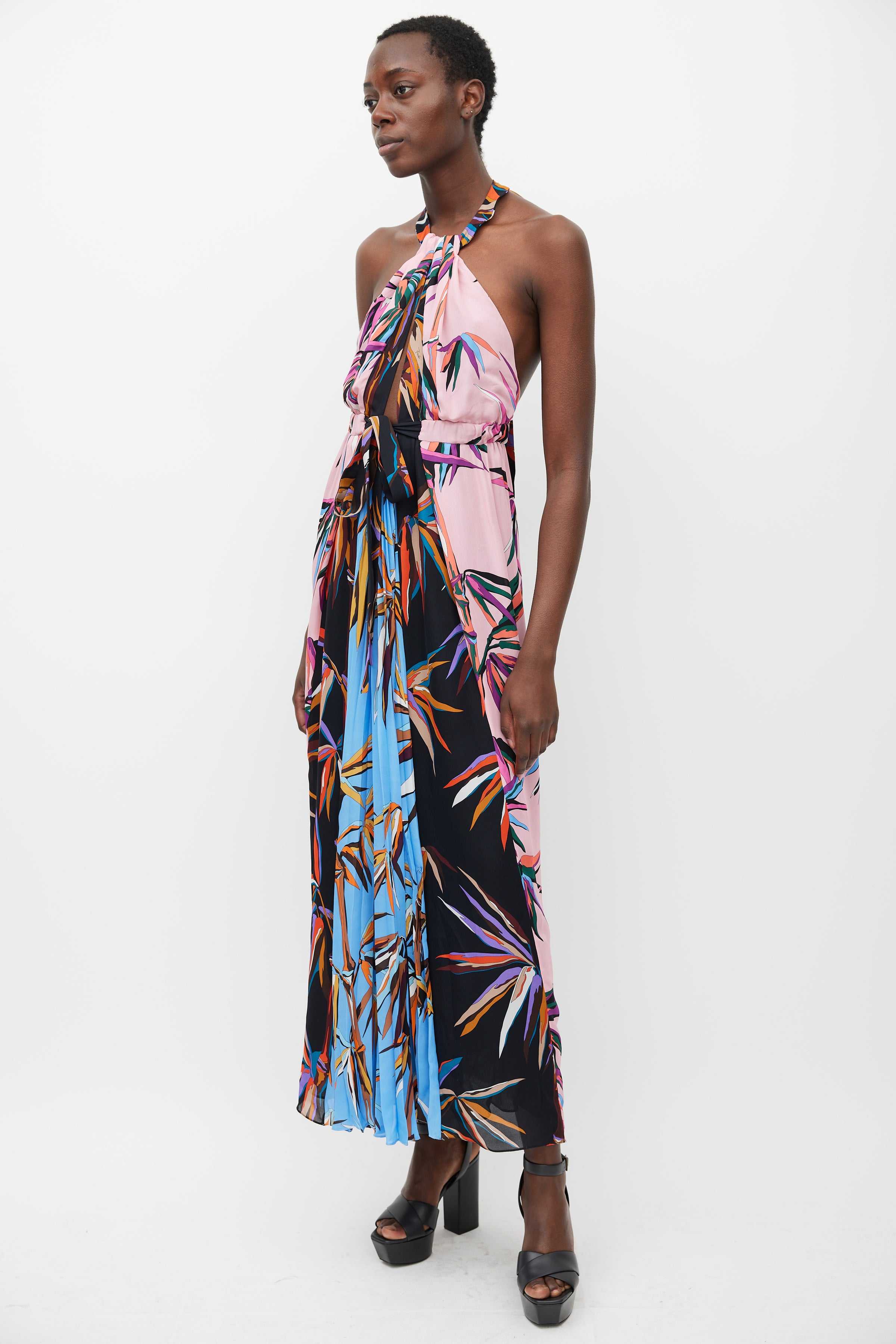 Emilio Pucci // Pink & Multicolour Silk Printed Halter Dress VSP Consignment Emilio Pucci // Pink & Multicolour Silk Printed Halter Dress VSP Consignment