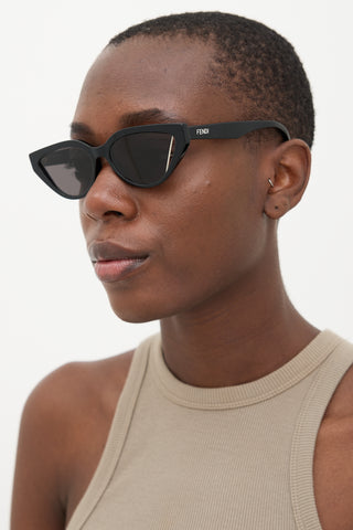 Fendi FE40091 Tapered Sunglasses