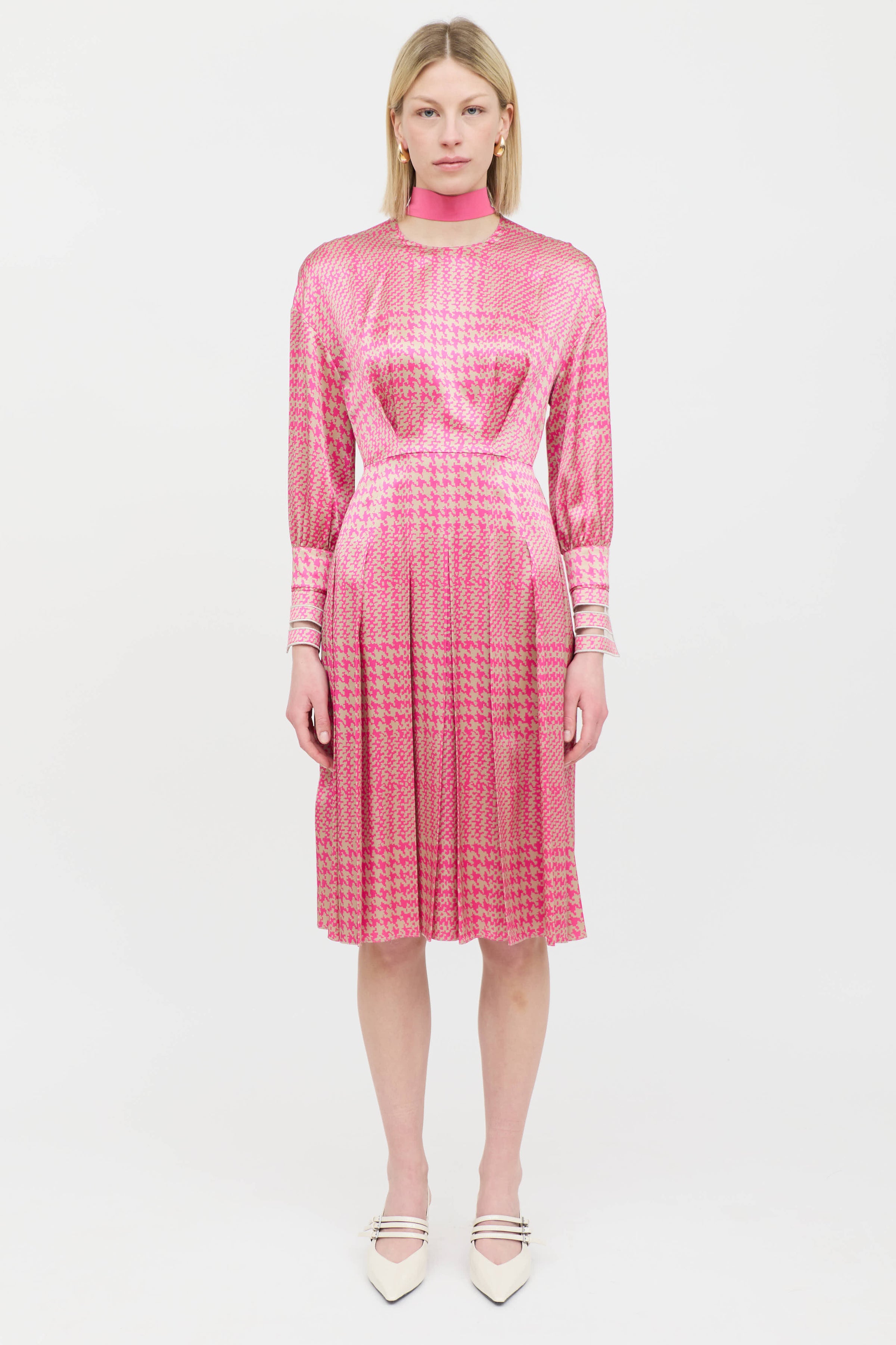 pink fendi dress Fendi // Silk Houndstooth Pleated Dress – VSP Consignment