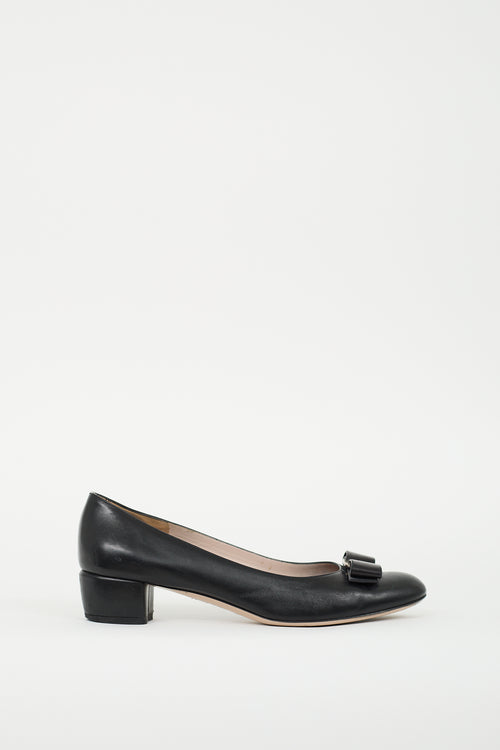 Ferragamo Black Leather Vara Bow Pump