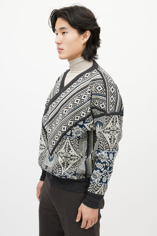 Gianfranco Ferre Grey & White Pattern V Neck Sweater