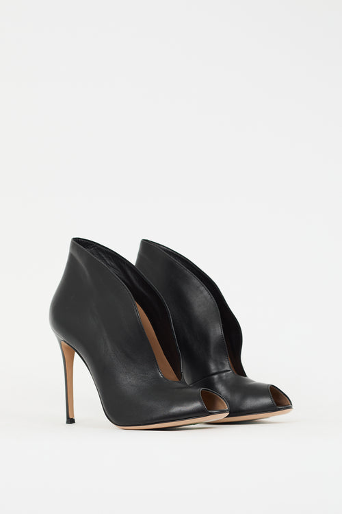 Gianvito Rossi Black Leather V-Neck Pump