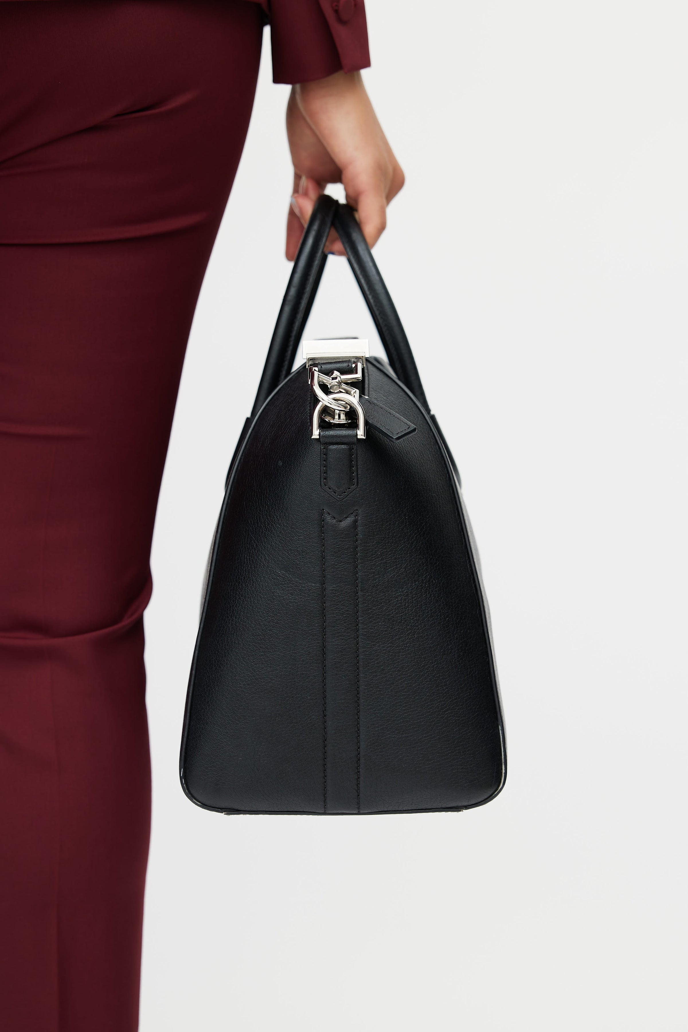 Givenchy // 2016 Black Leather Medium Antigona Shoulder Bag – VSP  Consignment