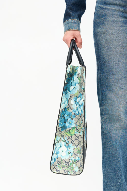 Gucci GG Supreme Blooms Tote Bag