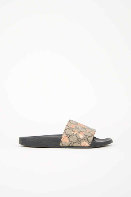 Gucci GG Supreme Monogram Berry Slide