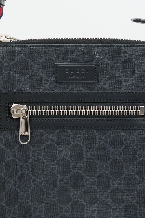 Gucci GG Supreme Small Messenger Bag
