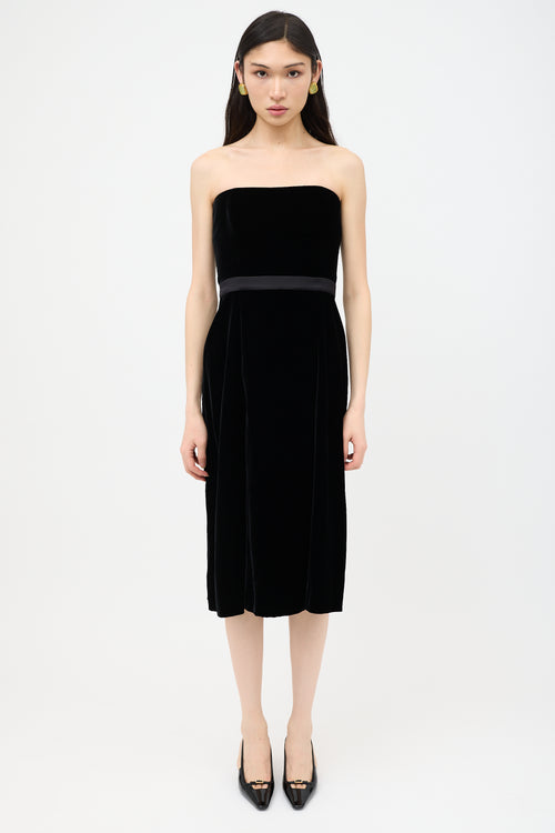 Gucci Pre-Fall 2011 Velvet Strapless Dress