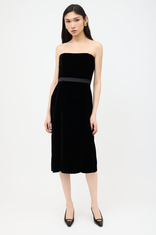 Gucci Pre-Fall 2011 Velvet Strapless Dress