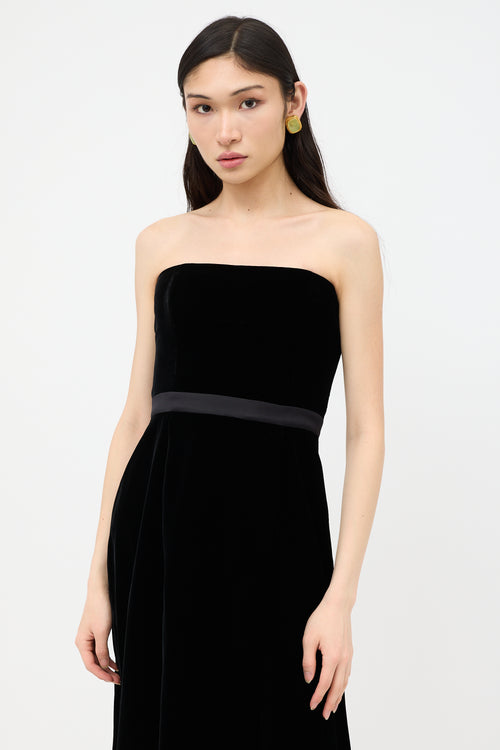 Gucci Pre-Fall 2011 Velvet Strapless Dress