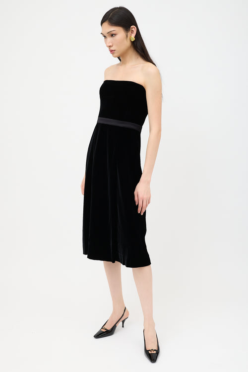 Gucci Pre-Fall 2011 Velvet Strapless Dress