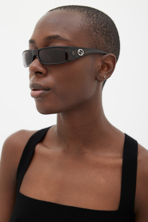 Gucci Vintage Black GG2516S Square Sunglasses