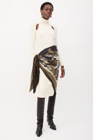 Hermès Cashmere & Silk Imprimeur Fou Brides et Frontaux 140 Shawl