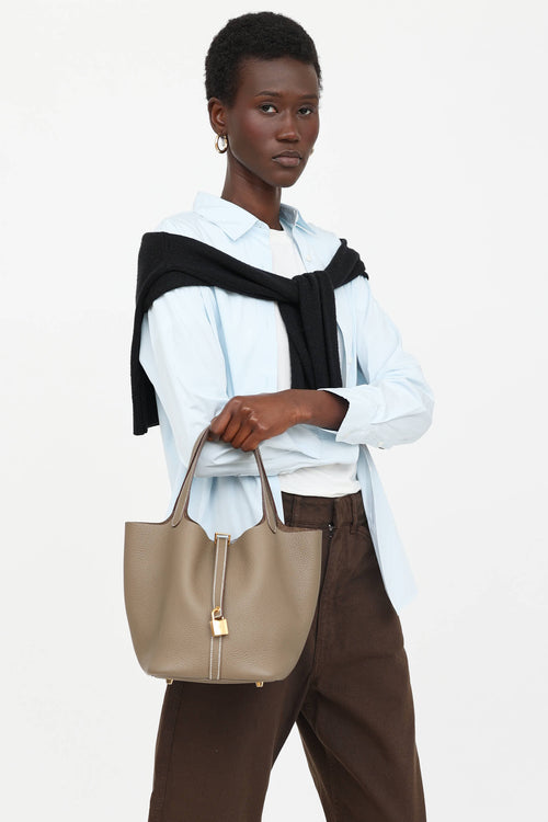 Hermès 2024 Etoupe Clemence Pioctin Lock 26 Bag