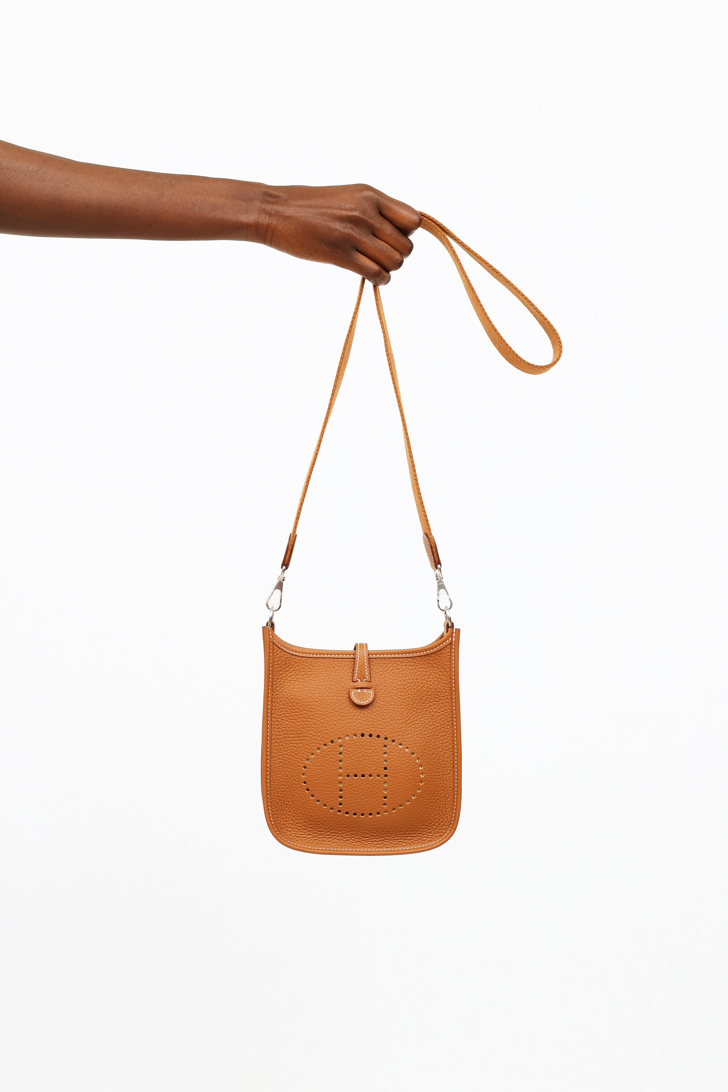 Hermès // 2023 Evelyne Clemence Mini Gold TPM 16 Bag – VSP Consignment