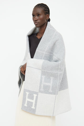 Hermès Ecru and Gris Avalon Throw Blanket