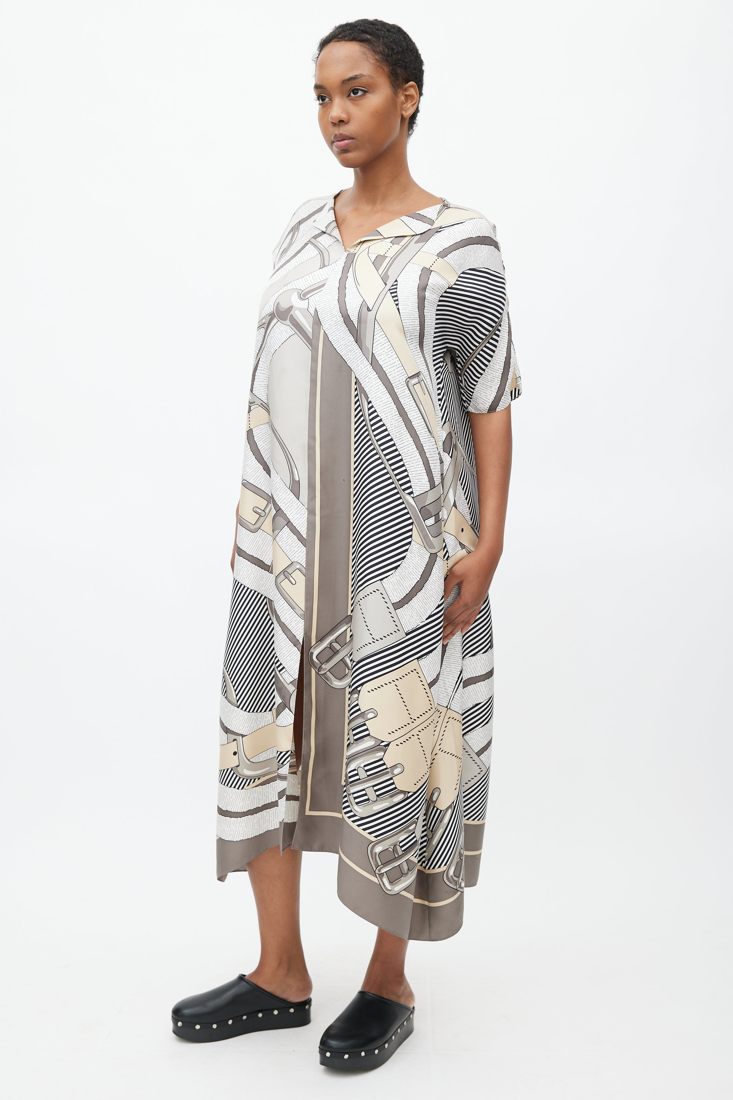 Herms // Grey Silk Print Oversized Tunic Dress VSP Consignment Herms // Grey Silk Print Oversized Tunic Dress VSP Consignment