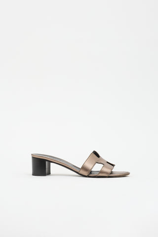 Hermès Metallic Leather Oasis Sandal