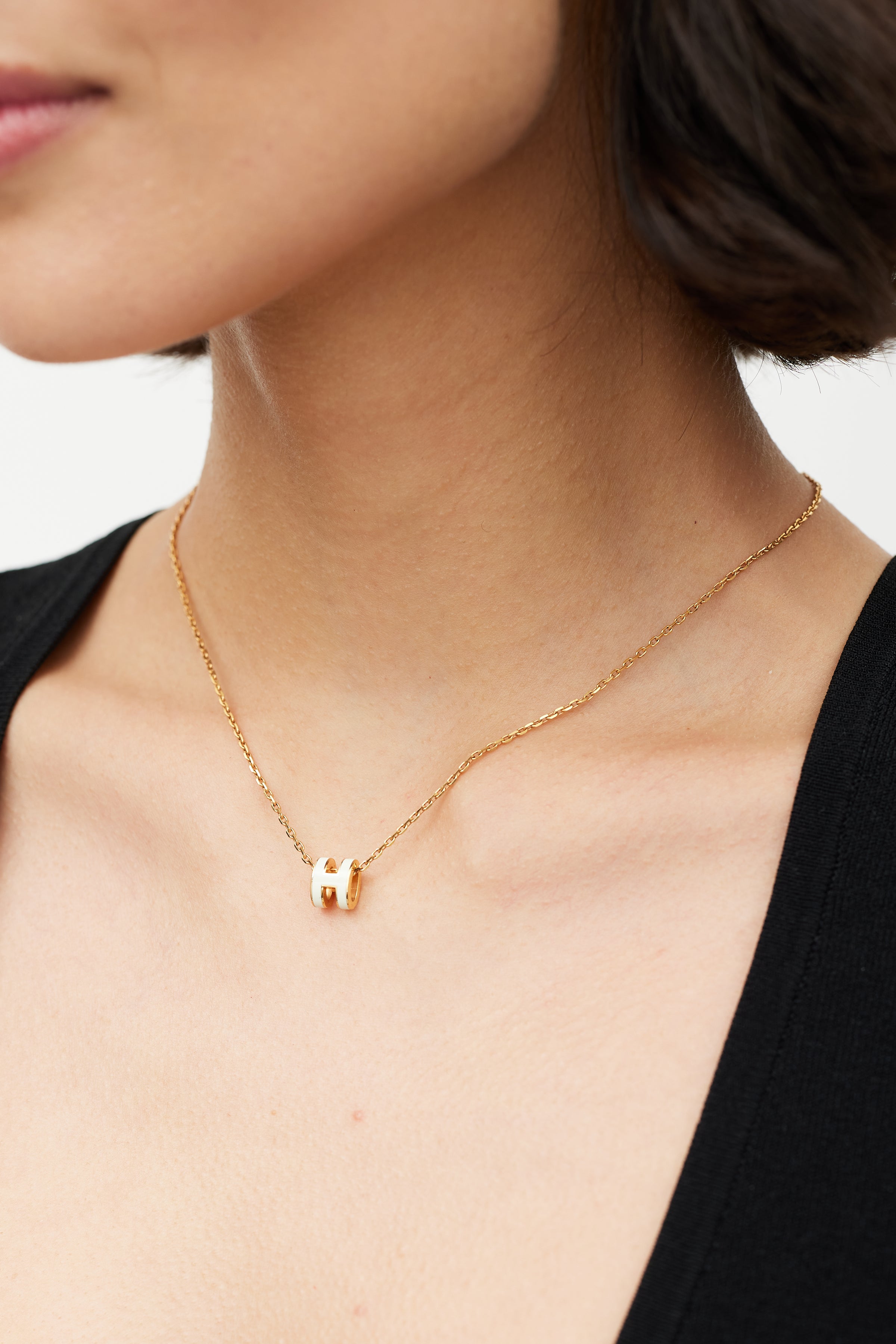 Hermes Pop H Pendant Necklace w/ Box – Oliver Jewellery
