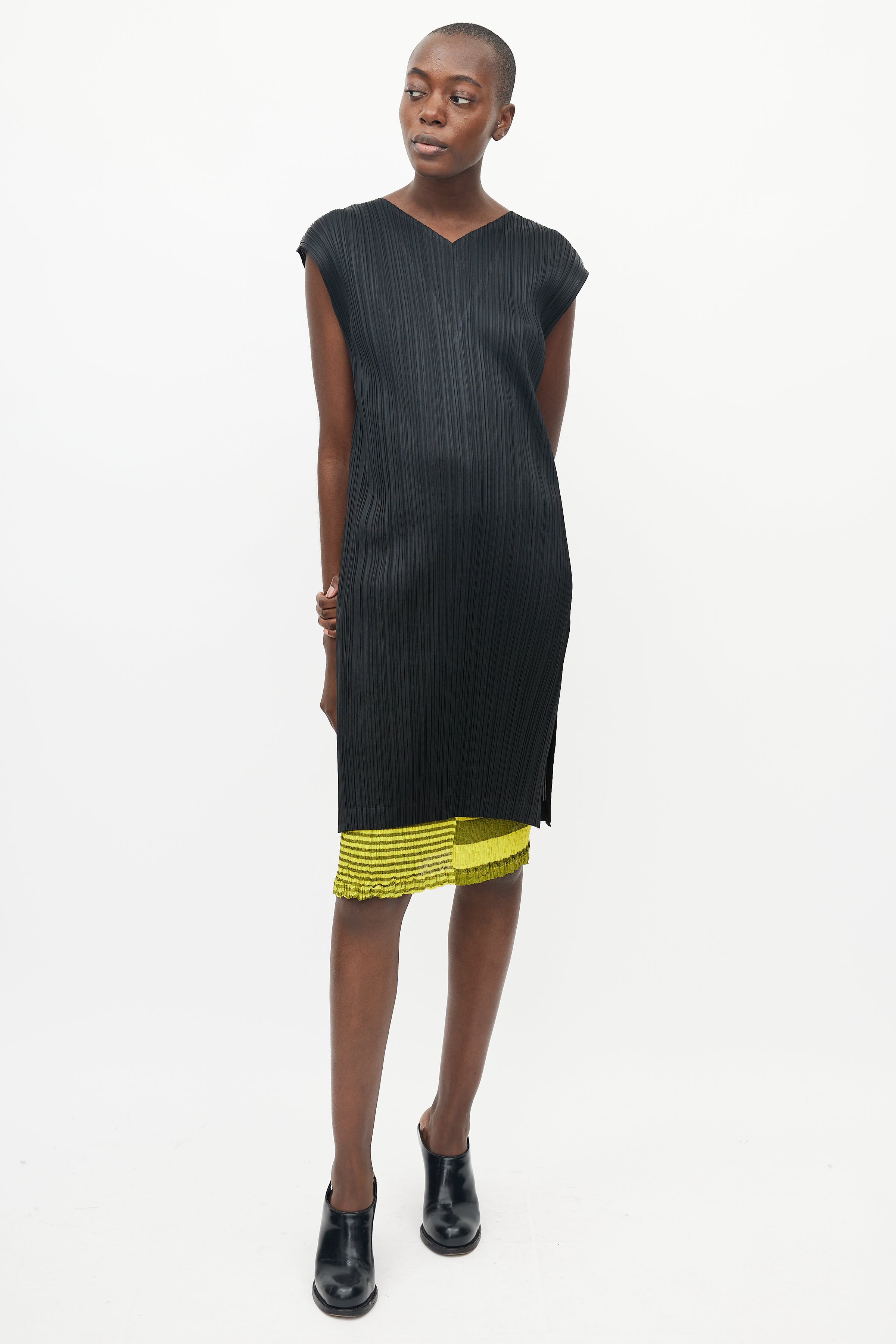 Issey Miyake // Black V Neck Pleats Please Tunic – VSP Consignment Issey Miyake // Black V Neck Pleats Please Tunic – VSP Consignment