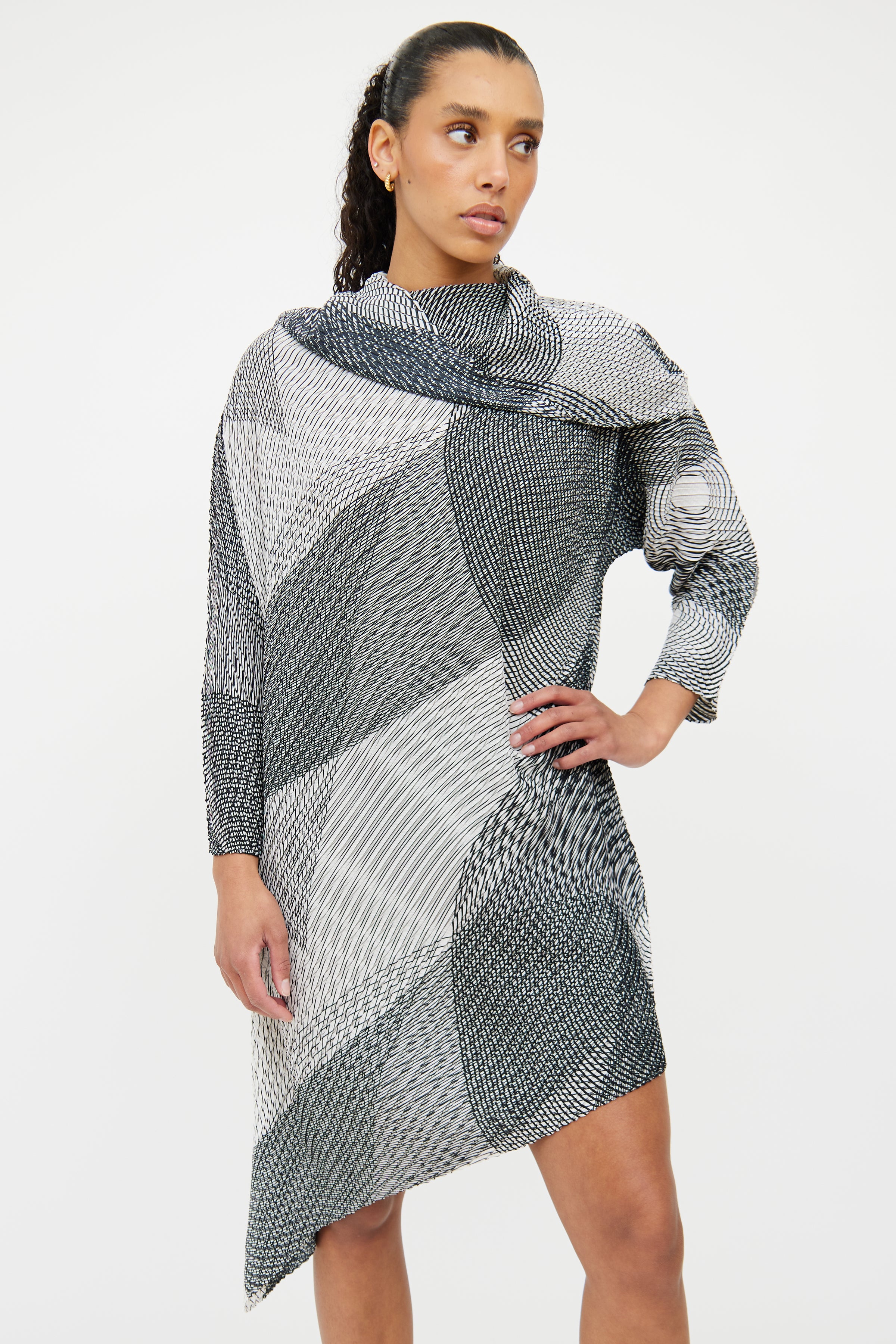 issey miyake white dress Issey Miyake // Pleated Dress – VSP Consignment