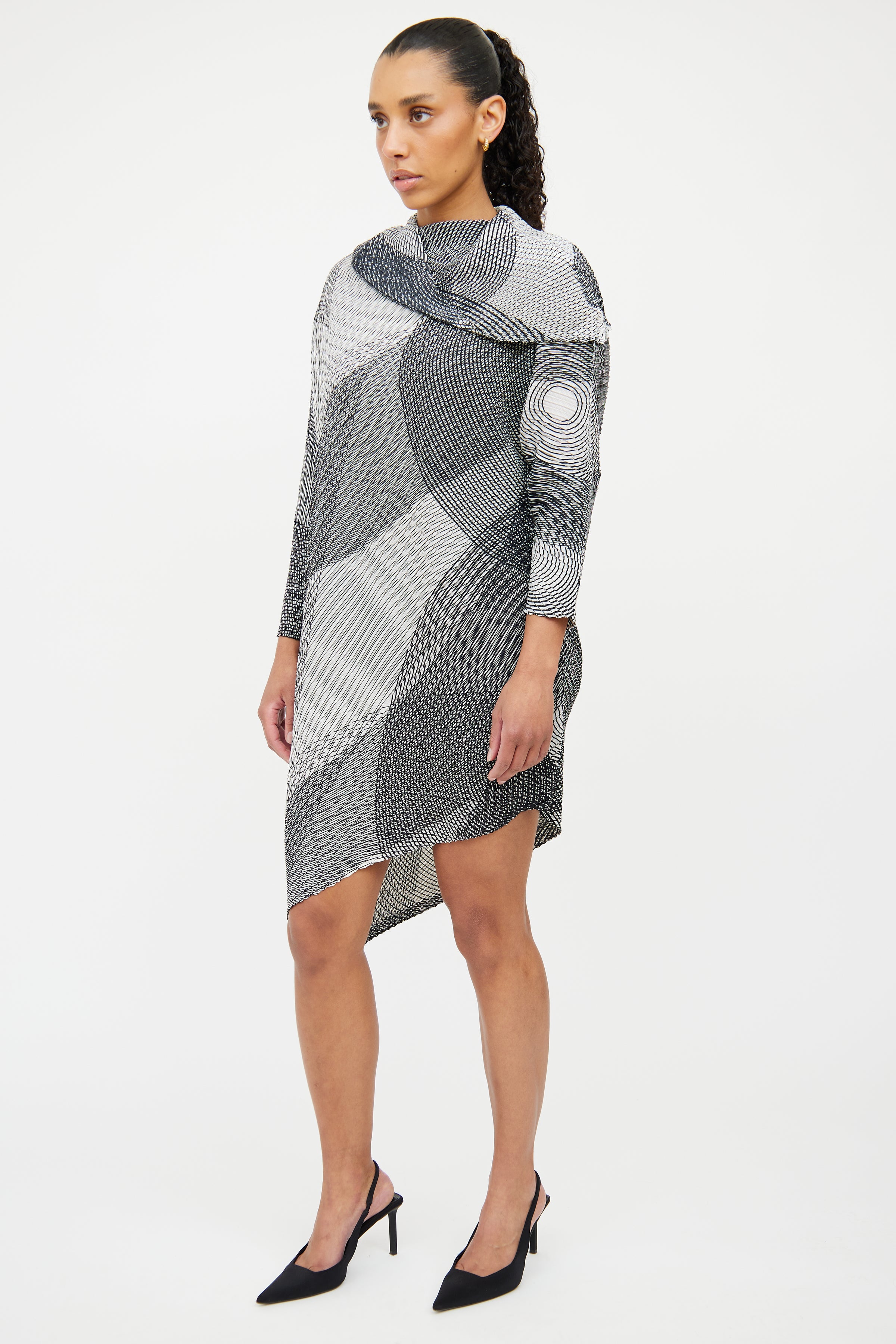 Pleats Please Issey Miyake // Black & White Pleated Dress – VSP Consignment