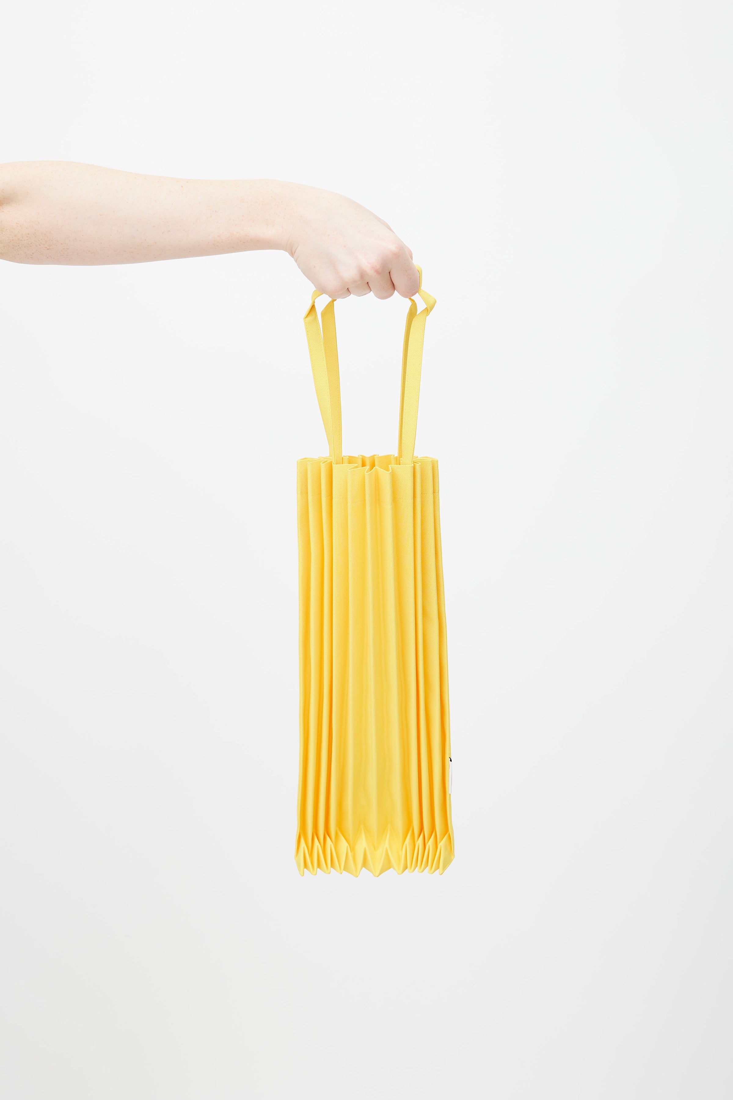 Issey Miyake // me Yellow Trunk Pleat Bag – VSP Consignment