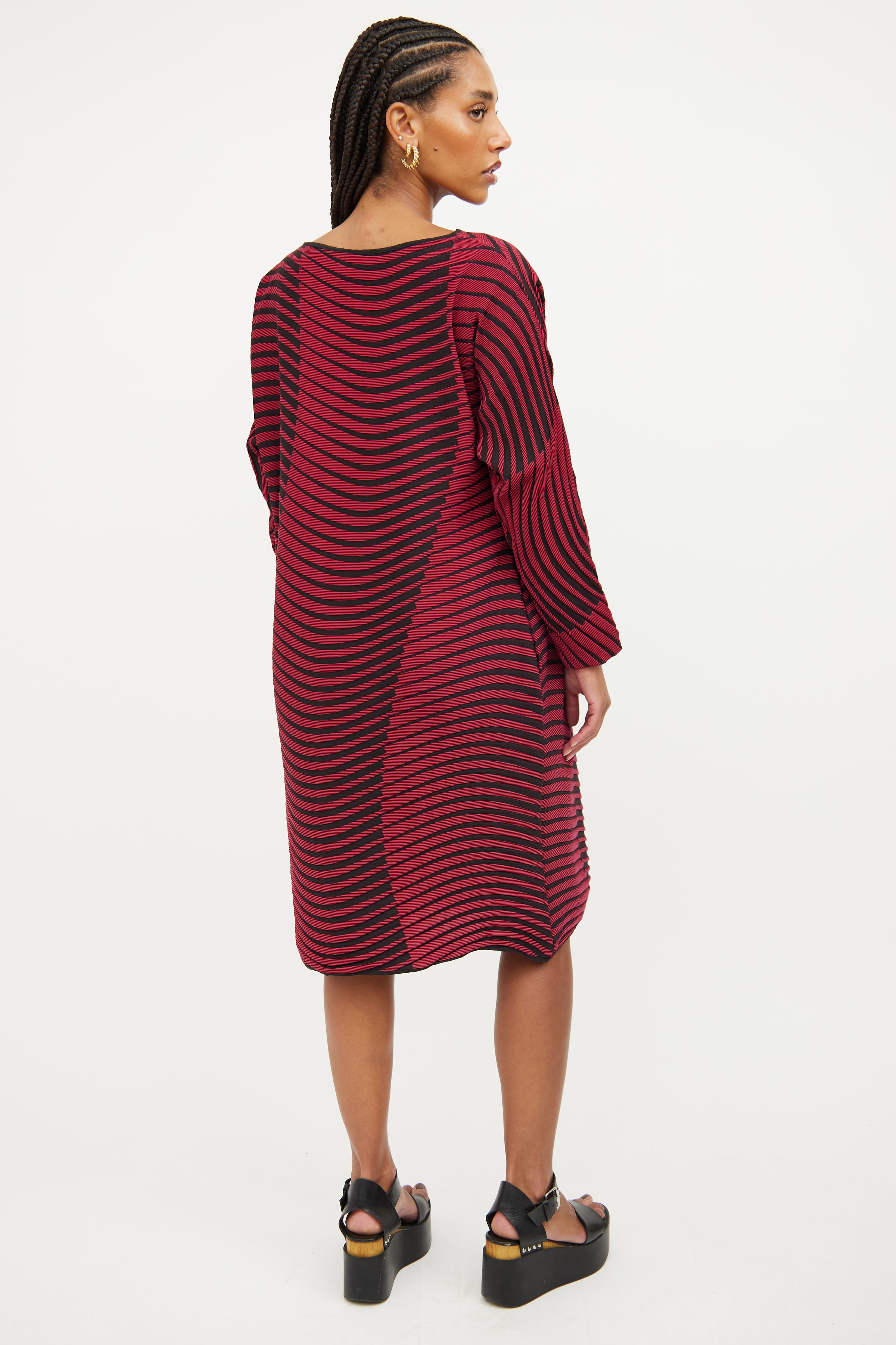Issey Miyake // Wave Pleats Dress VSP Consignment Issey Miyake // Wave Pleats Dress VSP Consignment
