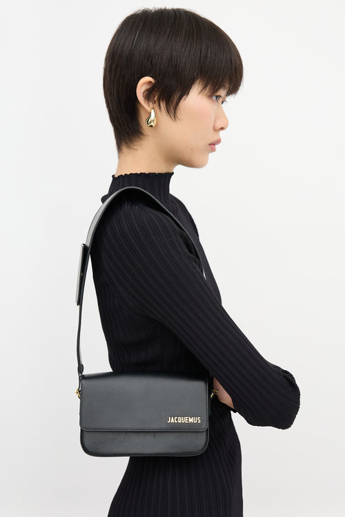 Leather Le Carinu Shoulder Bag