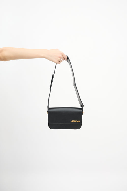 Leather Le Carinu Shoulder Bag
