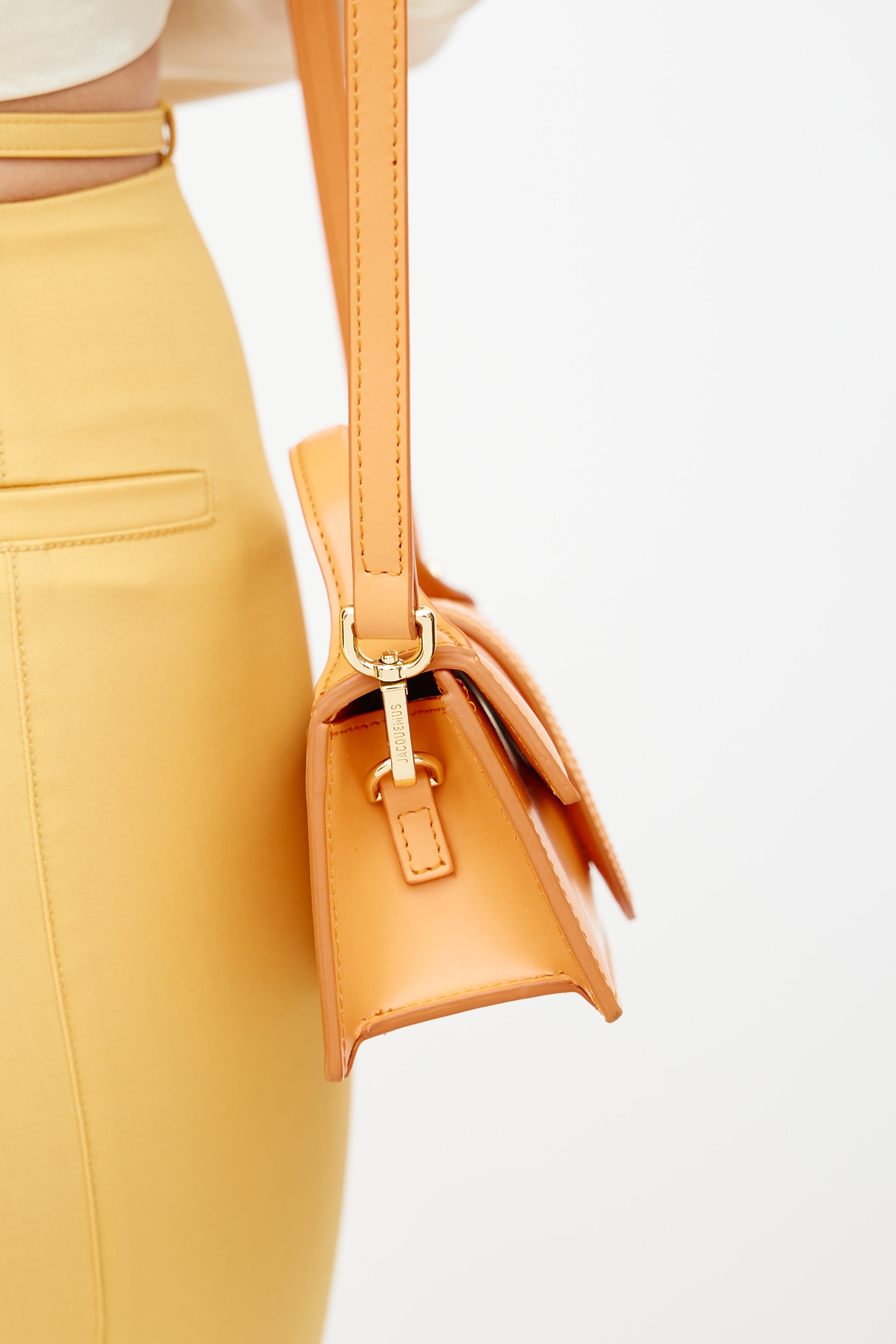 Le Bambino Leather Shoulder Bag in Orange - Jacquemus