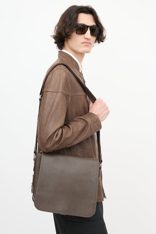 Louis Vuitton Taiga Andrei Messenger Bag