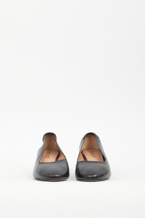 L'intervalle Black Leather Block Heel Pump