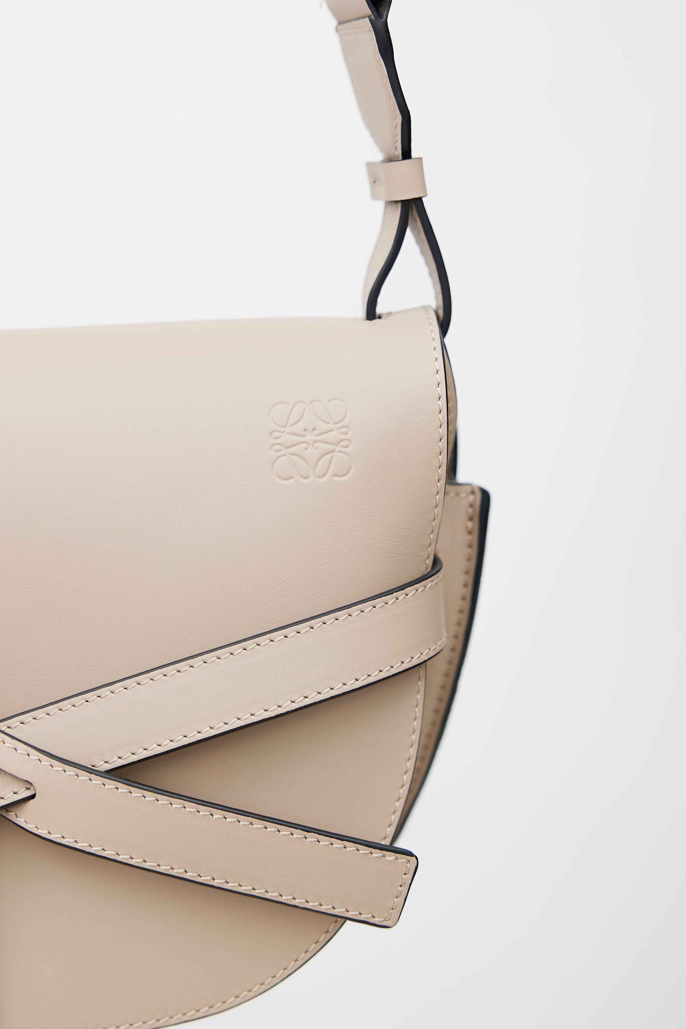 Loewe // Raffia Gate Crossbody Bag – VSP Consignment