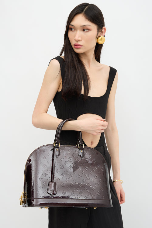 2010 Vernis Alma Bag