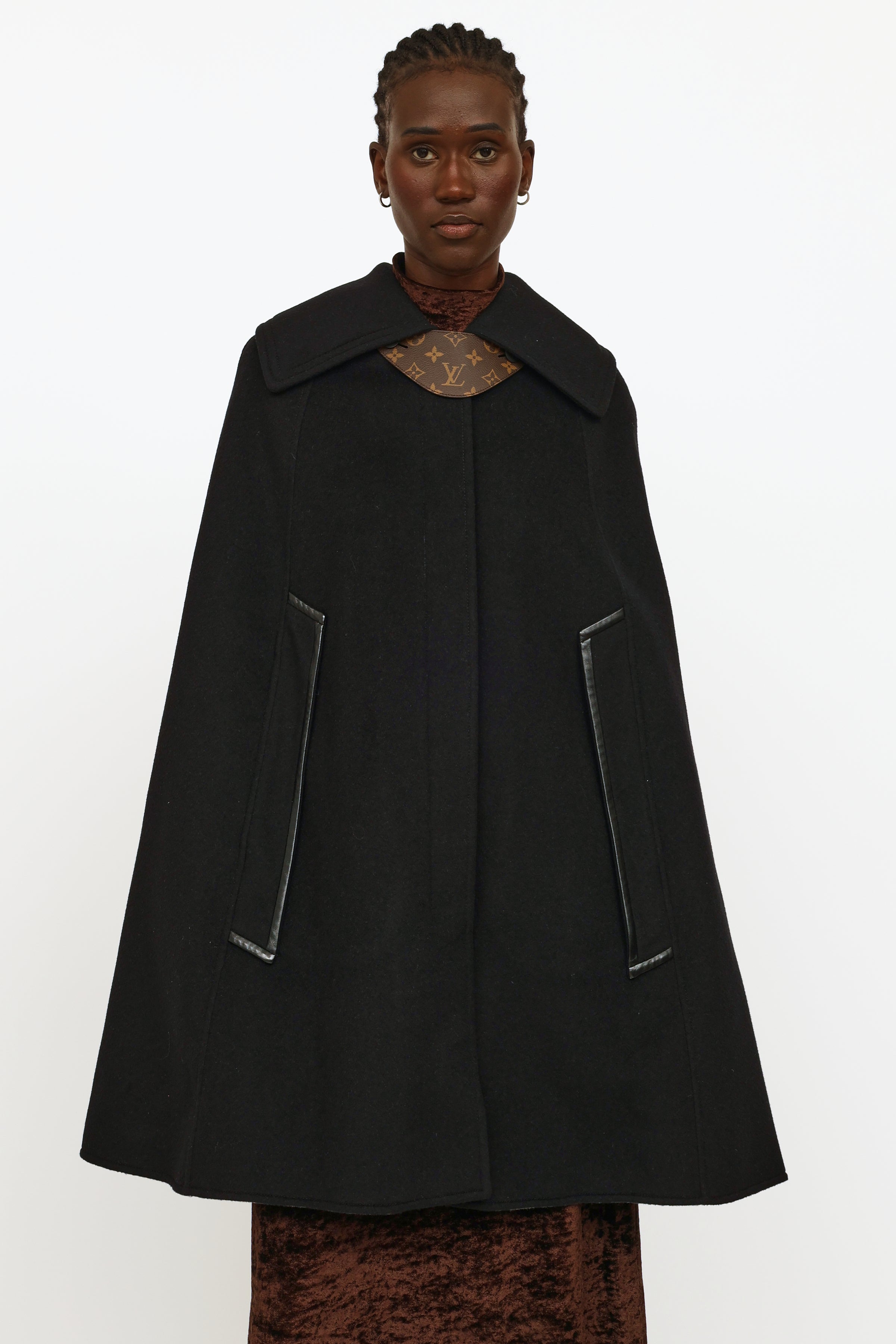 Louis Vuitton Black Silk Monogram CAPE, MINK Collar Coat Jacket, Size 36,  US 4