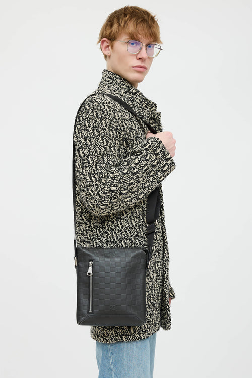 Louis Vuitton Discovery Messenger Bag